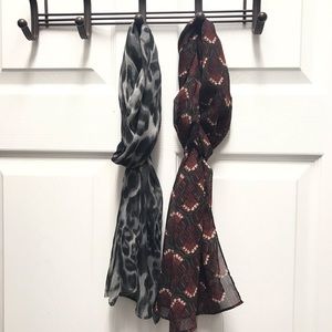Bundle of 2 neck/purse scarves
